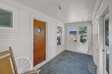 3826 9th St, Des Moines, IA 50313-2