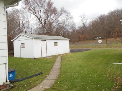 One car detached garage