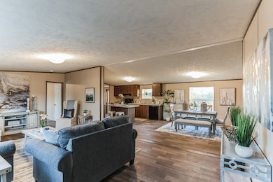 135 Frio Estates Dr, Moore, TX 78057 - photo 6