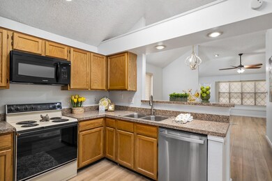 2605 Aquaduct Ct, Bedford, TX 76022 - photo 6