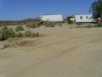 4777 60th St W, Rosamond, CA 93560 - photo 7