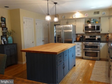 721 W Prospect Ave, North Wales, PA 19454 - photo 5