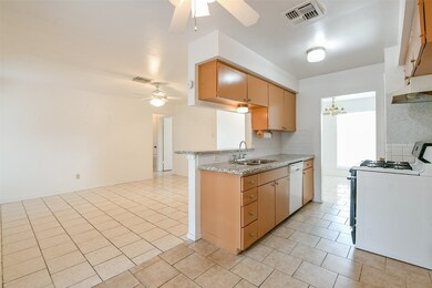5310 Ridgeton Dr, Houston, TX 77053 - photo 7
