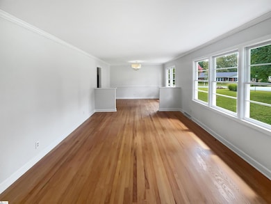 8 Howell Cir, Greenville, SC 29615 - photo 3