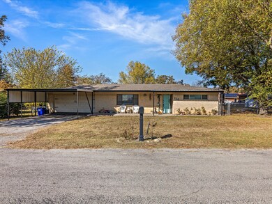 720 Ethridge Dr, Azle, TX 76020 - photo 5