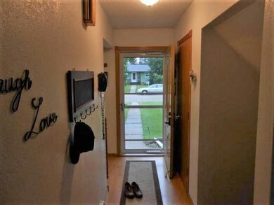 foyer front door<|><|>