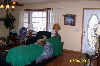Living Room pic2