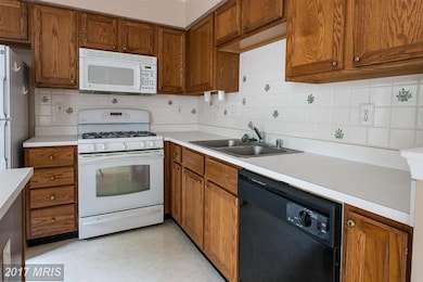 27 Milkwood Ct, Owings Mills, MD 21117 - photo 7