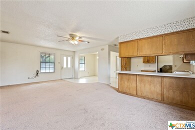 606 Eagle Dr, Eddy, TX 76524 - photo 6