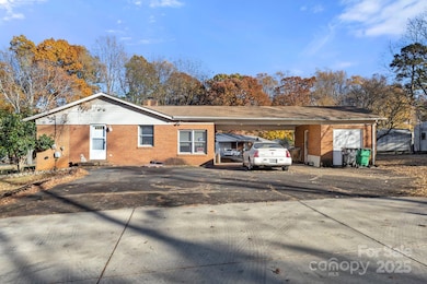 1801 Gemway Dr, Charlotte, NC 28216 - photo 7