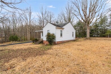 523 Oakgrove Rd, Asheboro, NC 27205 - photo 3