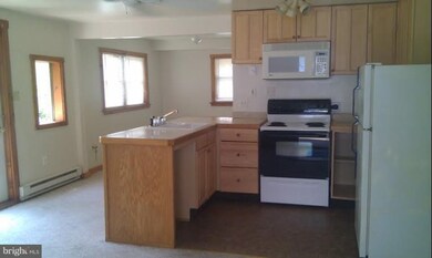 312 Wilkes St unit 2, Berkeley Springs, WV 25411 - photo 7