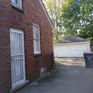 16201 Fielding St, Detroit, MI 48219 - photo 2