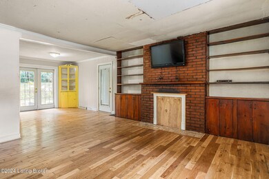 LIVING RM