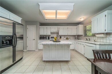 401 Coachlight Dr, Bentonville, AR 72712 - photo 6