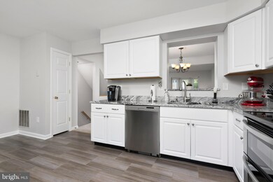 3 Lanhill Ct, Halethorpe, MD 21227 - photo 4