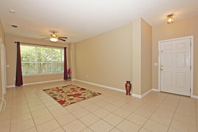 FamilyRoom_Foyer