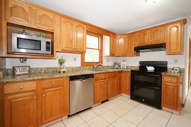 52 Wexford Dr, Mansfield, MA 02048 - photo 3