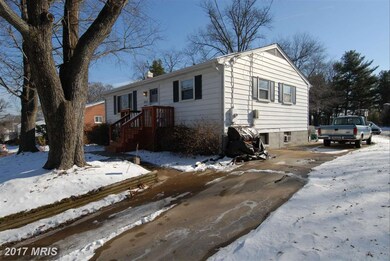 6715 Osborn St, Falls Church, VA 22046 - photo 2