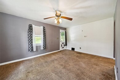 1133 Venetia Rd, Eighty Four, PA 15330 - photo 4