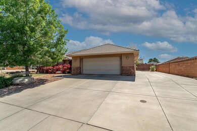 Front Garage-RV Pad