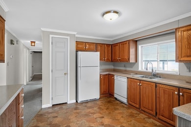 9 Douglas Dr, Carver, MA 02330 - photo 3