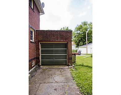 2322 46th St, Des Moines, IA 50310 - photo 4