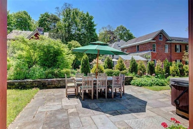 266 S Union St, Burlington, VT 05401 - photo 4