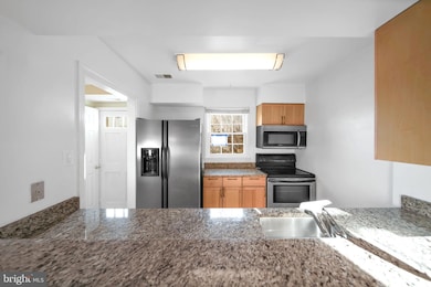 14494 Cool Oak Ln, Centreville, VA 20121 - photo 5