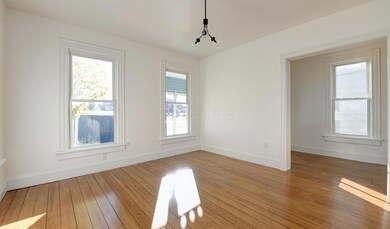 Living Room (4)