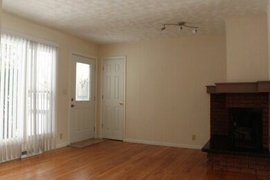 1636 Roanoke Ave, Aurora, IL 60506 - photo 6