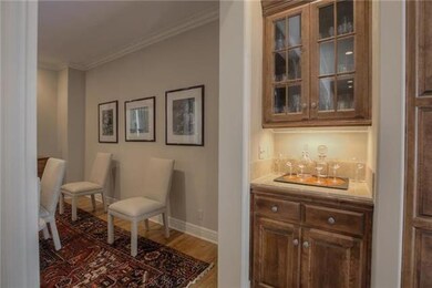 BUTLERS PANTRY NEXT TO DINNING ROOM