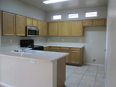 21284 E Lords Way Kitchen