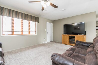 1155 Valley Park St, Marion, IA 52302 - photo 6