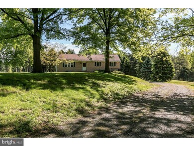 385 Hallman Rd, Douglassville, PA 19518 - photo 3