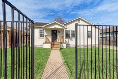 2417 Woodard St, Houston, TX 77026 - photo 4