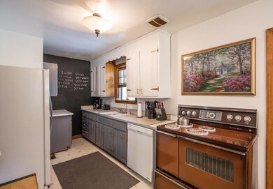 Large eat in kitchen