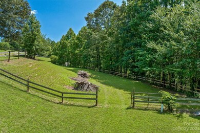 56 Star Dr, Leicester, NC 28748 - photo 5