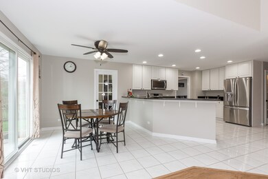 2112 Wicklow Rd, Naperville, IL 60564 - photo 5