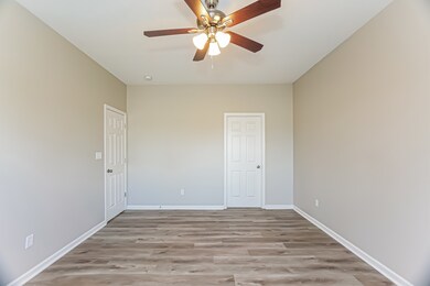 3033 Lodgepole Dr, Whiteland, IN 46184 - photo 4