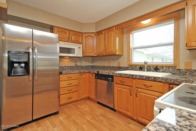 611 Glenview Cir, Plainwell, MI 49080 - photo 6