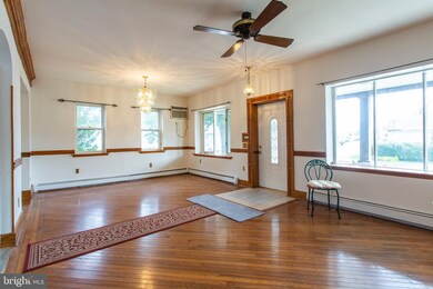 315 Buchanan Ave, Folsom, PA 19033 - photo 4