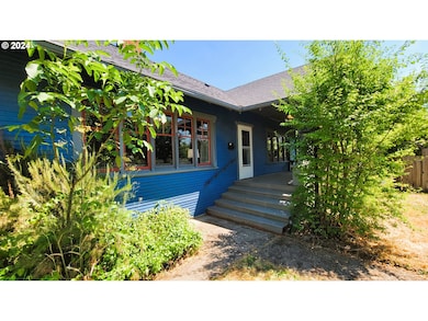 316 N 9th St, Cottage Grove, OR 97424 - photo 4