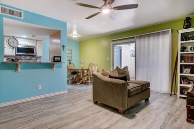 8126 N 32nd Dr-6
