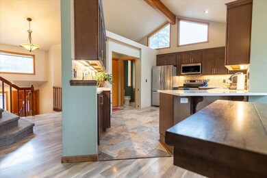 596 NE Brush Ct, Bend, OR 97701 - photo 5