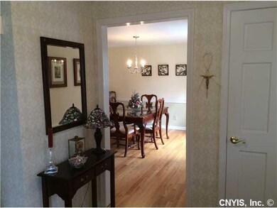 Foyer. Hardwood floors have been refinished. Good 