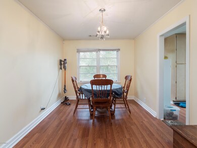 611 Hale Ave-10