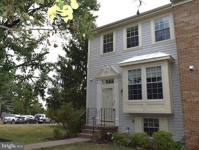 3701 Mazewood Ln, Fairfax, VA 22033 - photo 2