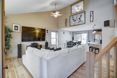 2840 Big Bluestem Pkwy, Fitchburg, WI 53711 - photo 2