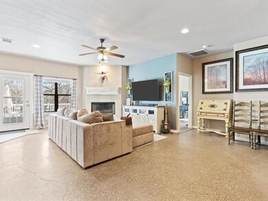 2415 Woodcrest Ct, Granbury, TX 76048 - photo 6